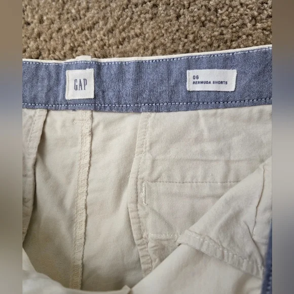 GAP Bermuda Cream Shorts Size 6 - Picture 2 of 5